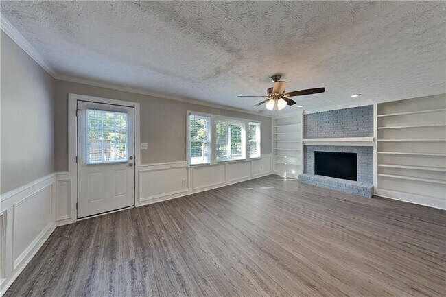 Building Photo - 2742 Bentwood Dr