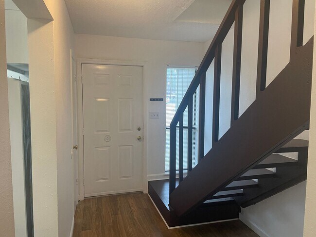 Foto del edificio - Excellent 2 Bedroom