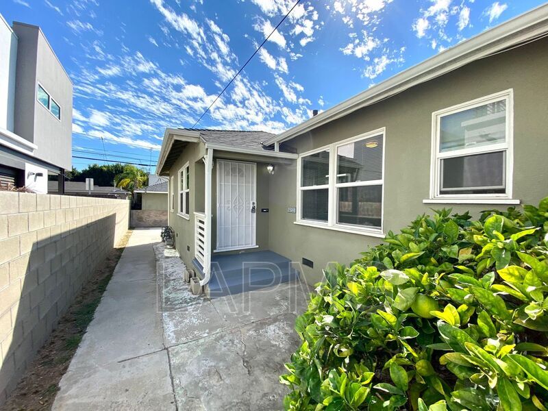 Primary Photo - 2312 Ocean Park Blvd
