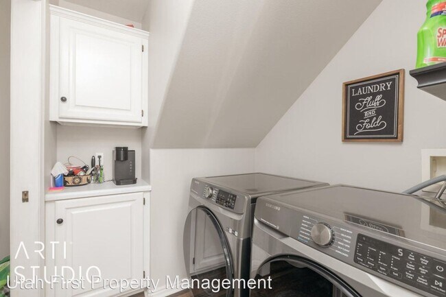 Foto del edificio - 3 br, 2.5 bath House - 1112 N 1620 W # 8