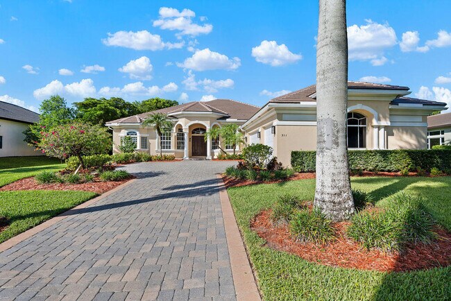 Foto del edificio - 511 SW Squire Johns Ln