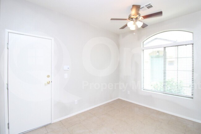 Foto del edificio - 2725 E Mine Creek Rd