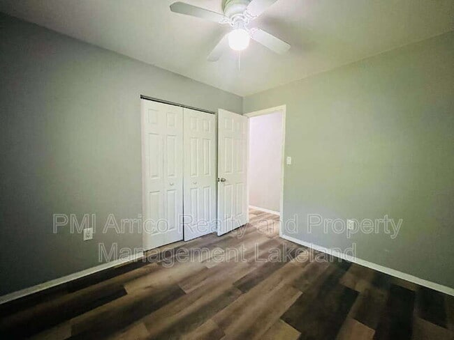 Foto del edificio - 1223 Ave L