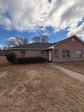 Building Photo - 207 Harmon Dr