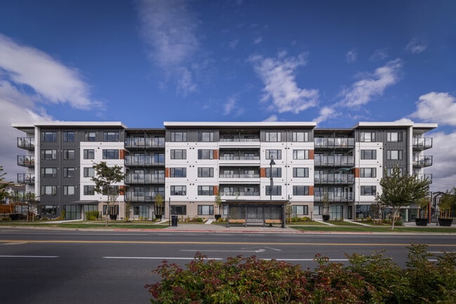 Building Photo - Monarch Apartments
