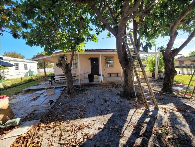 Building Photo - 5451 SW 5th Ter
