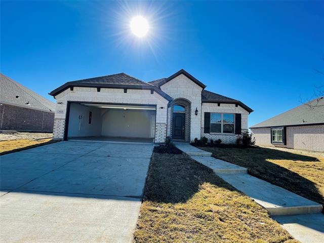 Building Photo - 513 Redbud Dr