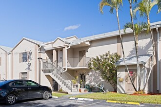 Building Photo - 889 Hamilton Dr