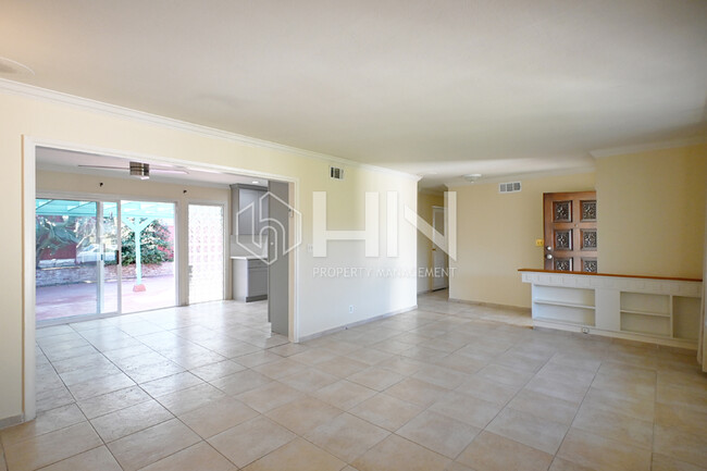 Foto del edificio - 1383 Homestead Ln