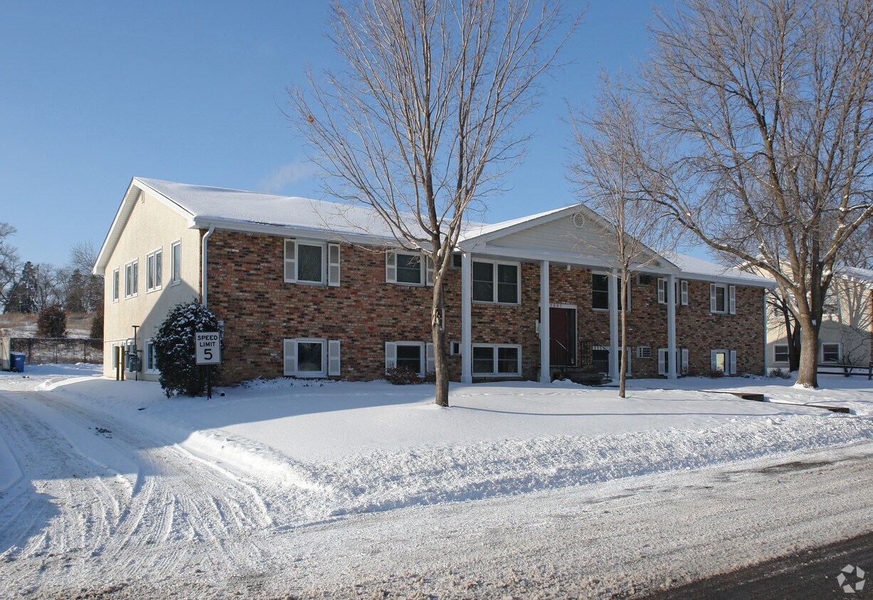 3005 Verndale Ave Anoka Mn 55303 Apartments Anoka Mn Apartments Com