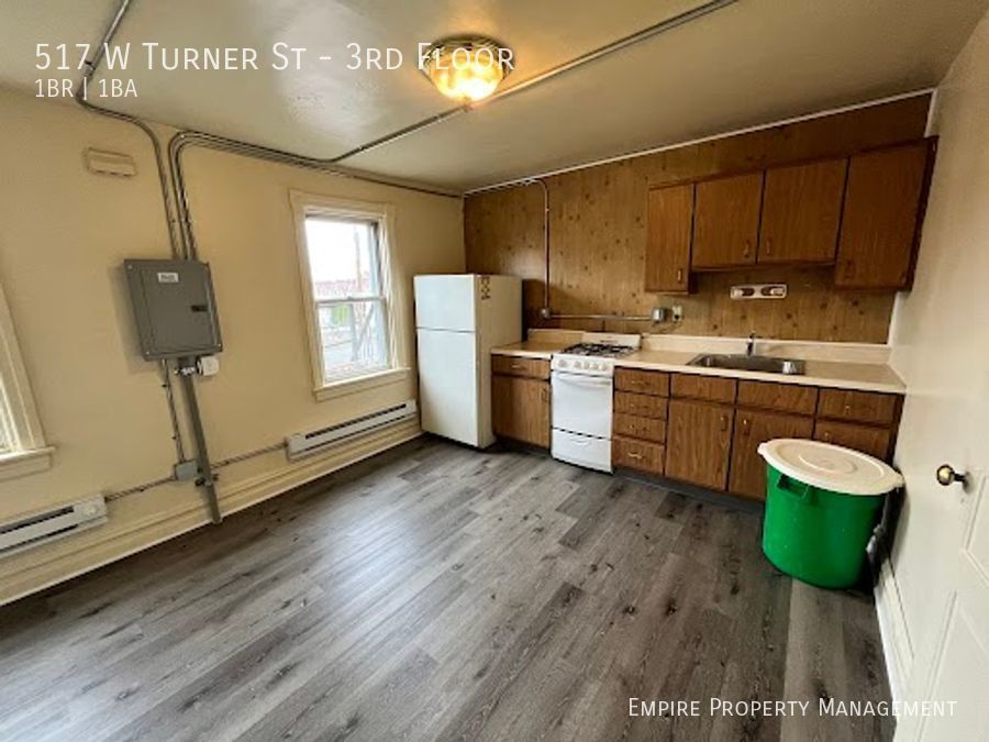 Primary Photo - 3rd Floor-1 Bedroom/ 1 Bathroom Apartment ...
