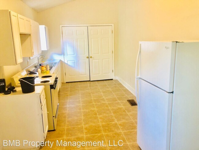 Building Photo - 3 br, 1 bath House - 2101 Plum Street