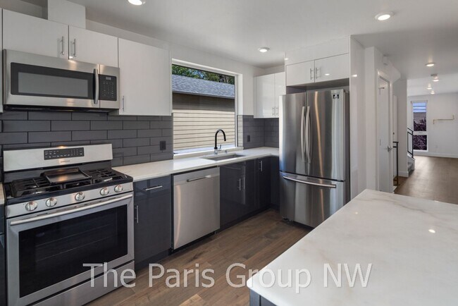Foto del edificio - Modern 2BR Columbia City/Hillman City Town...