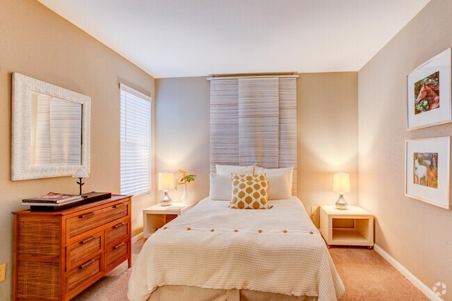 Bedroom - Summerstone Apartments