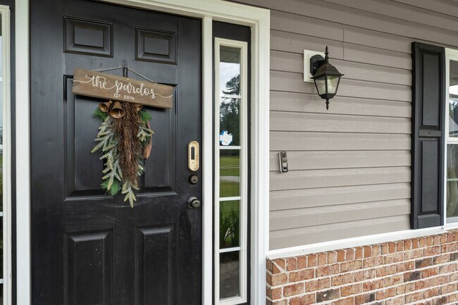 Foto del edificio - Enjoy Easy Living in This Thoughtfully Designed 3BR Home in Ludowici