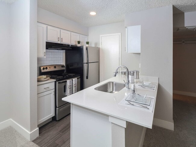 Building Photo - Stoney Ridge Apartments