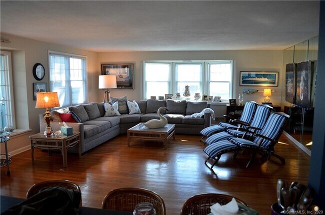 Building Photo - 42 Windward Way