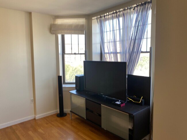 Foto del edificio - 536 Commonwealth Ave