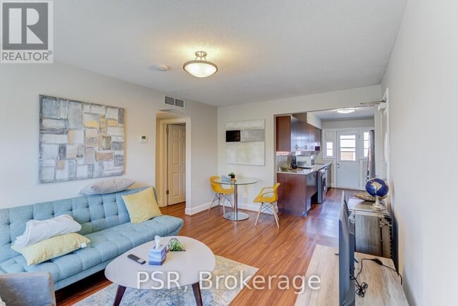 Building Photo - 1325 Bayview Ave