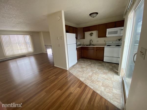 Building Photo - 2 br, 1 bath Duplex - 403 17th St N DUPLEX