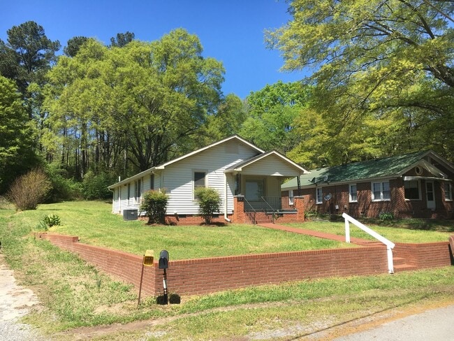 Building Photo - 3/1 House in Shannon Village $1050