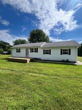 Building Photo - 1261 Avonia Rd