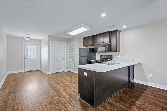 Building Photo - Tifton Apartments