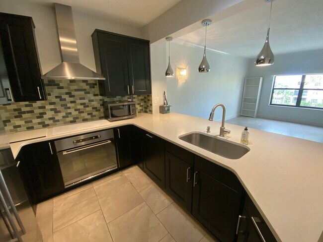 Foto del edificio - 400 Uno Lago Dr