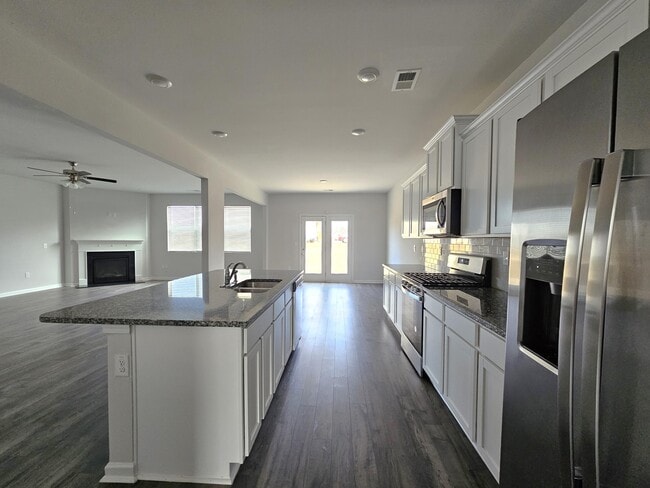 Building Photo - 1319 Birch Cir