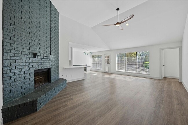 Foto del edificio - 2513 Beverly Cove