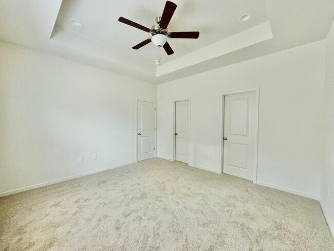 Building Photo - 2150 Sunset Blvd