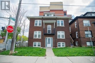 Building Photo - 3 Balmoral Ave S