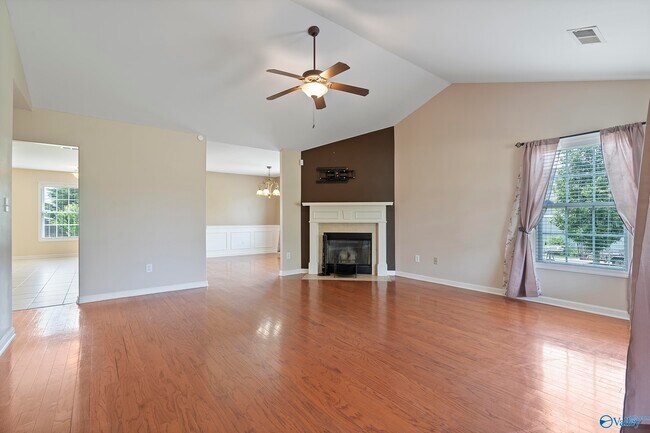 Foto del edificio - 108 Landings Way Dr