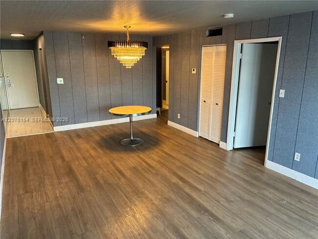 Building Photo - 4301 Collins Ave