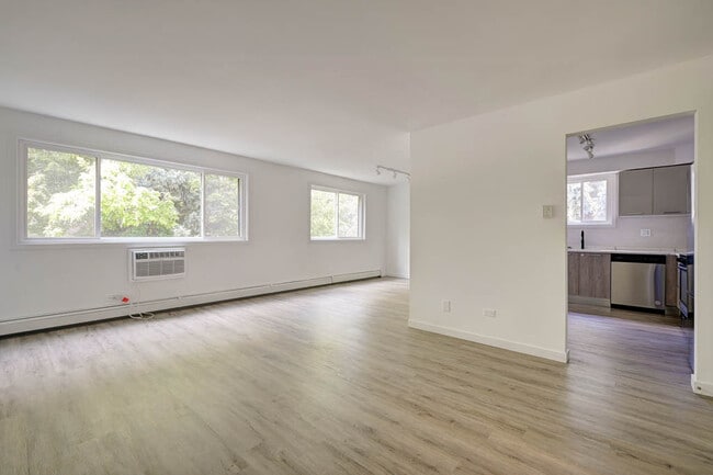 Building Photo - 7620 N Sheridan Rd