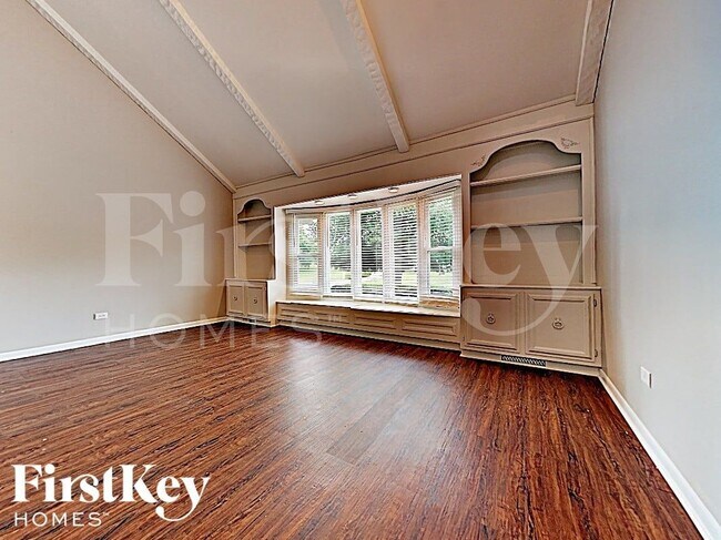 Foto del edificio - 707 Rose Ln