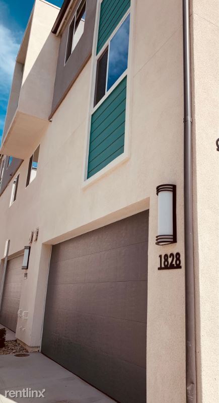 Building Photo - 4 br, 4 bath Townhome - 1828 Orion Ave
