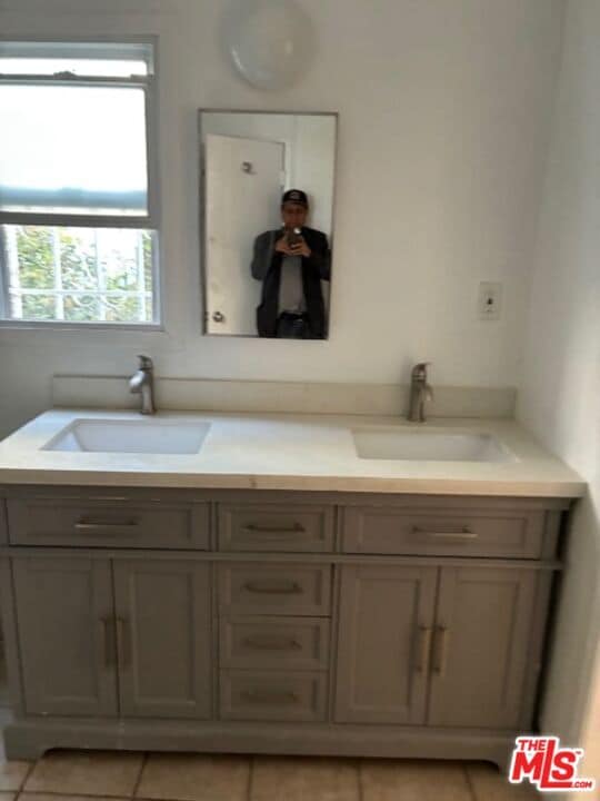 Building Photo - 1439 Rexford Dr