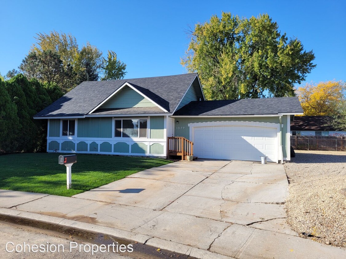 Primary Photo - 4 br, 2 bath House - 10177 W Canterbury Dr