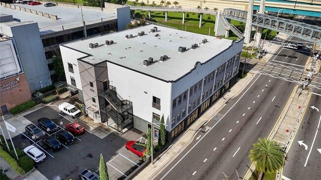 Building Photo - 62 W Colonial Dr