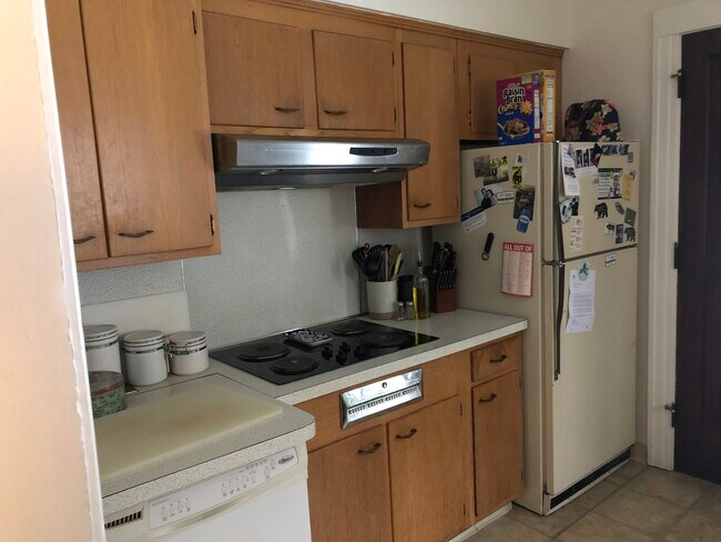 estufa y refrigerador - 336 Field St