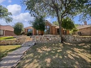 Building Photo - 3614 Queenswood Ln
