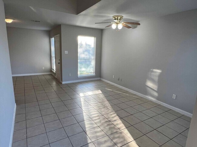 Foto del edificio - 432-434 Chestnut Lane