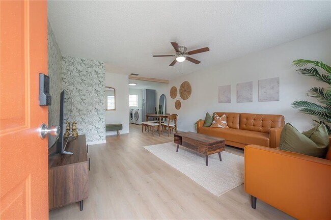 Foto del edificio - 6908 S MacDill Ave