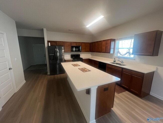 Building Photo - 212 Fairbrook Dr
