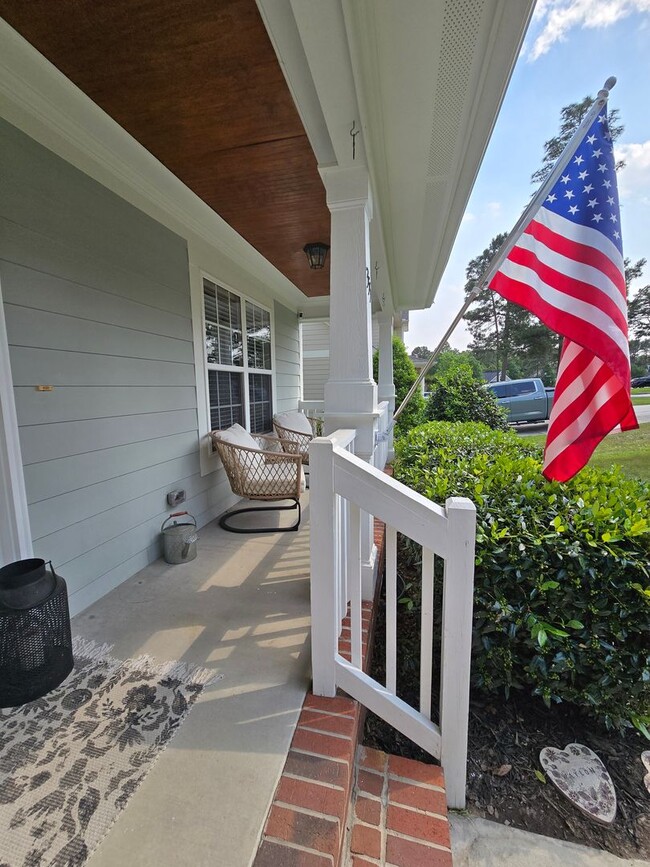 Foto del edificio - 355 Orchard Falls Dr