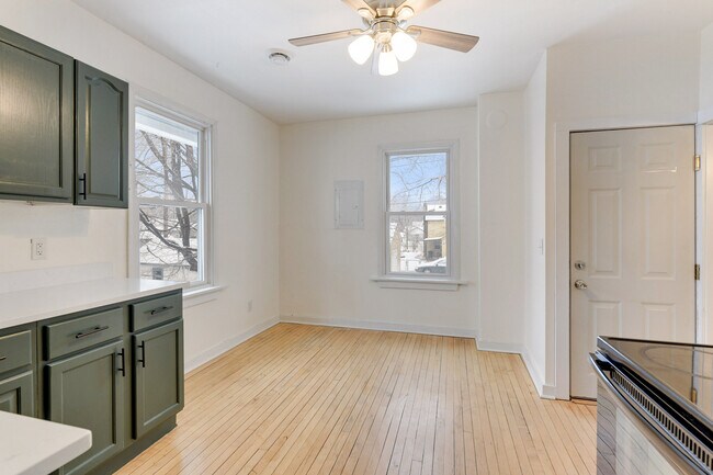 kitchen SW view - 1035 Victoria St N