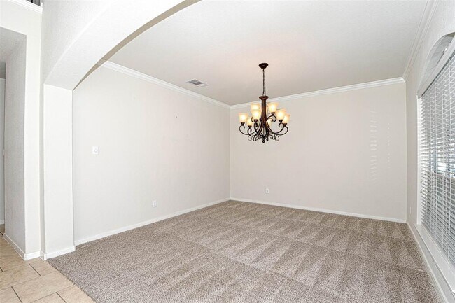 Building Photo - 34 N Montfair Park Cir
