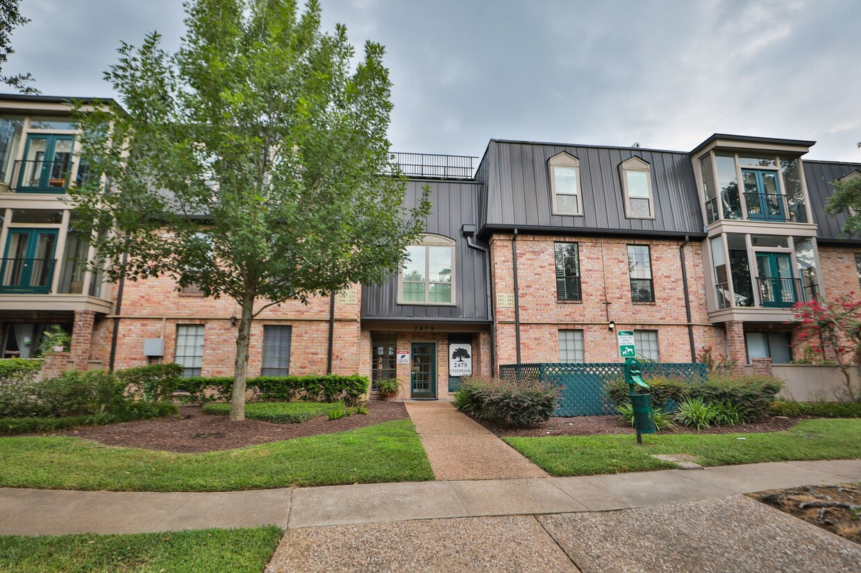 Primary Photo - 2475 Underwood St