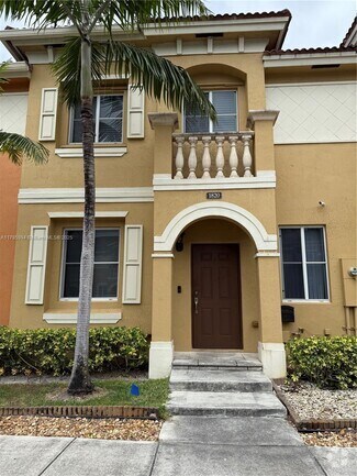 Building Photo - 1820 SW 89th Ter